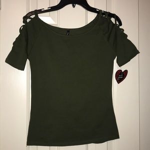 NWT green short sleeves